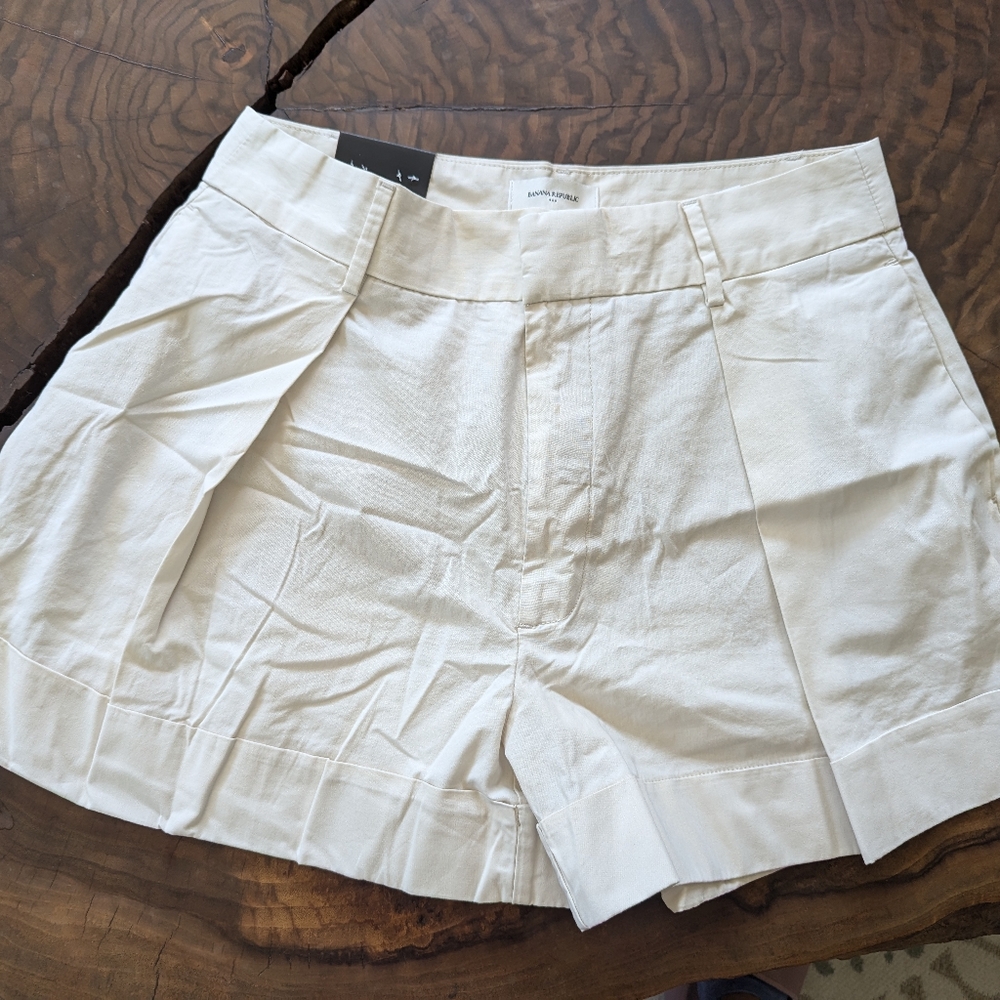 Banana Republic | Cream Poplin Shorts | NWT | Size 12